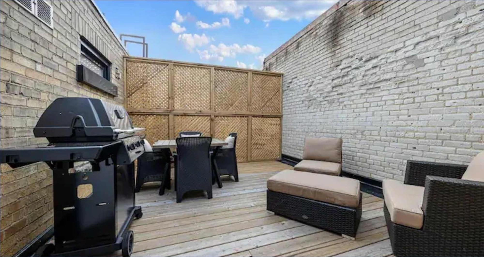 Casa St Clair - Suite -Style Suite W Lrg Patio Toronto Exterior photo